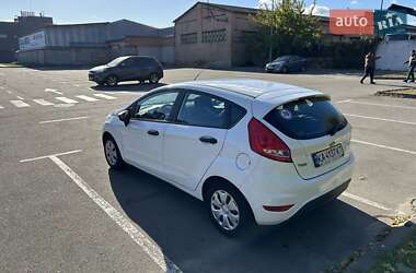 Хэтчбек Ford Fiesta 2012 в 
