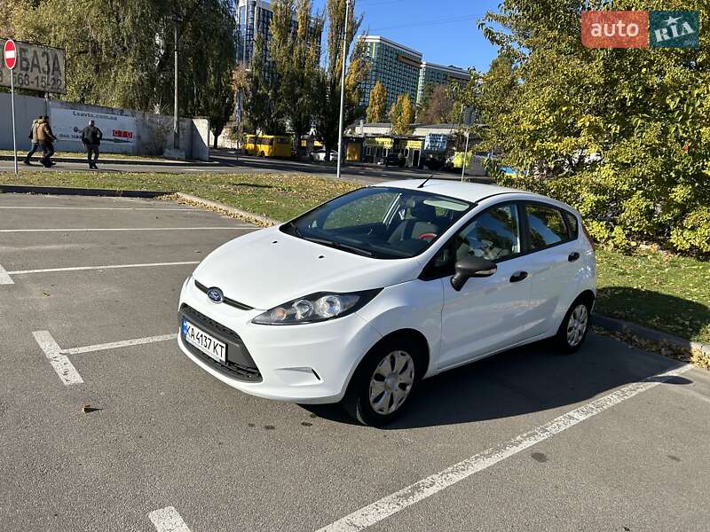 Хэтчбек Ford Fiesta 2012 в Киеве