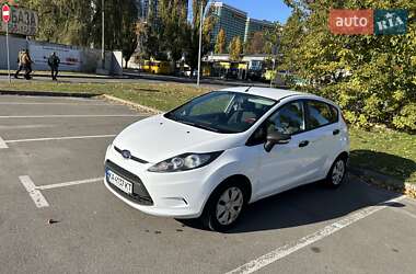 Хэтчбек Ford Fiesta 2012 в 