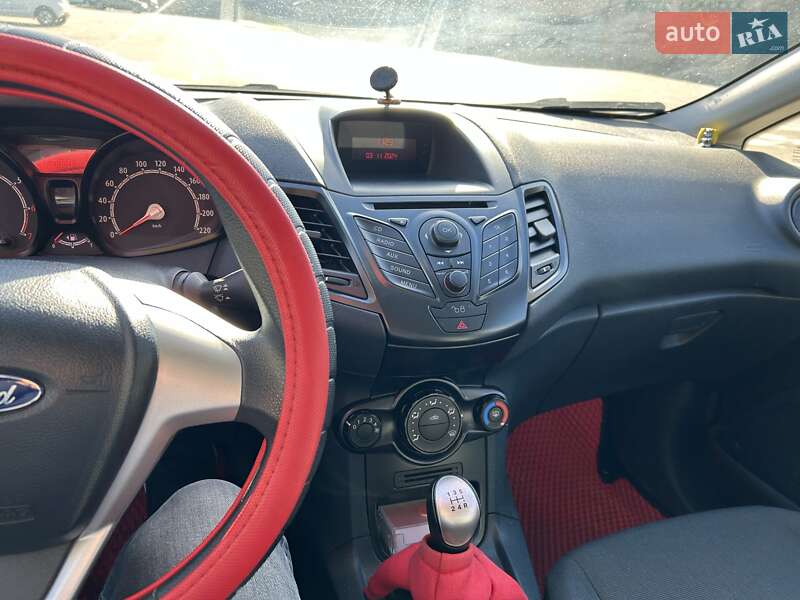 Хэтчбек Ford Fiesta 2012 в Киеве