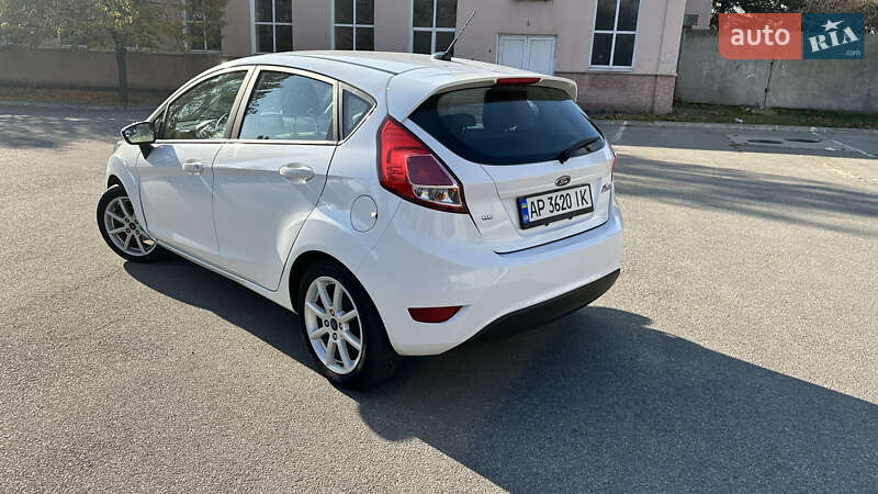 Хэтчбек Ford Fiesta 2017 в Киеве