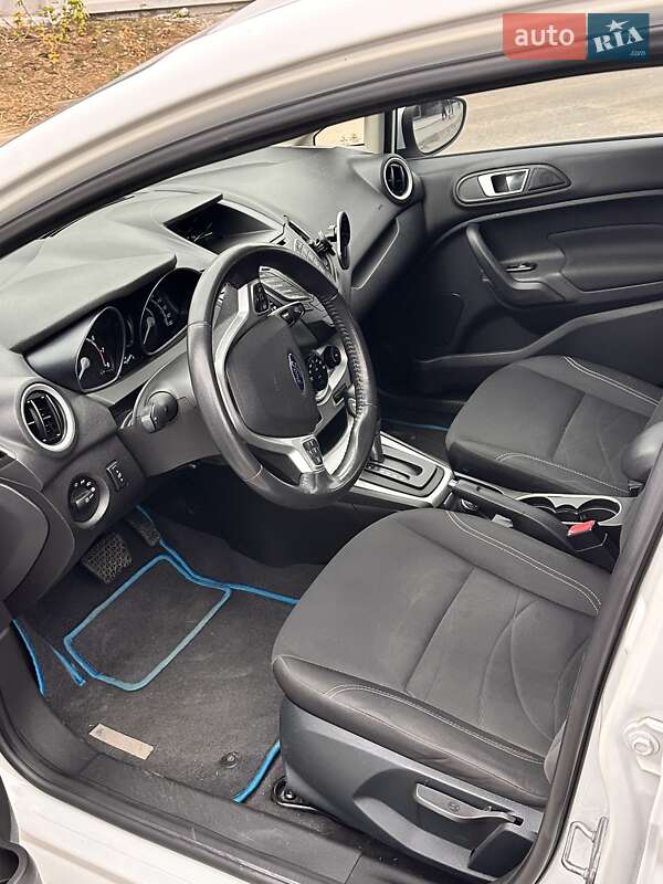 Хэтчбек Ford Fiesta 2014 в Чернигове