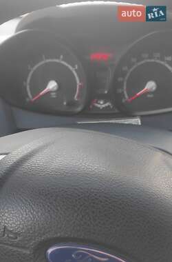 Хэтчбек Ford Fiesta 2011 в 