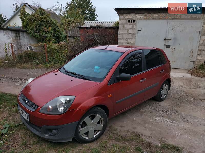 Хетчбек Ford Fiesta 2008 в Дніпрі