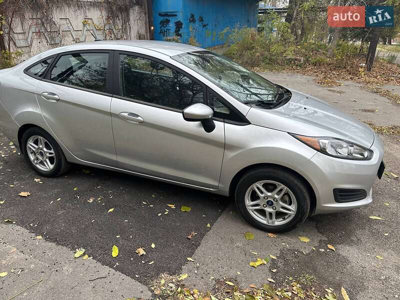 Седан Ford Fiesta 2019 в Днепре