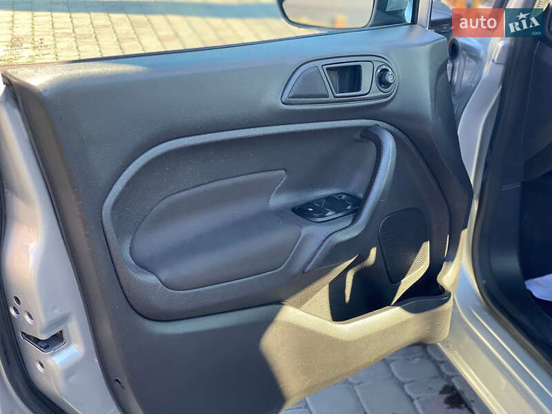 Седан Ford Fiesta 2019 в Ровно