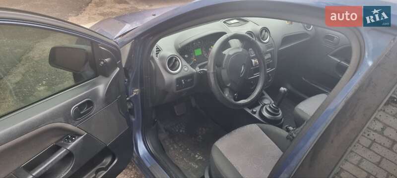 Хэтчбек Ford Fiesta 2006 в Кременчуге
