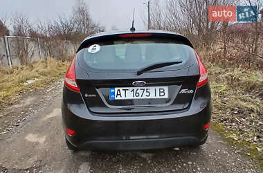 Хэтчбек Ford Fiesta 2013 в Калуше