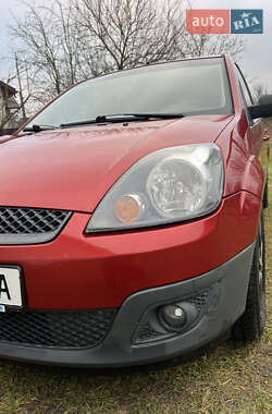 Седан Ford Fiesta 2008 в Львове