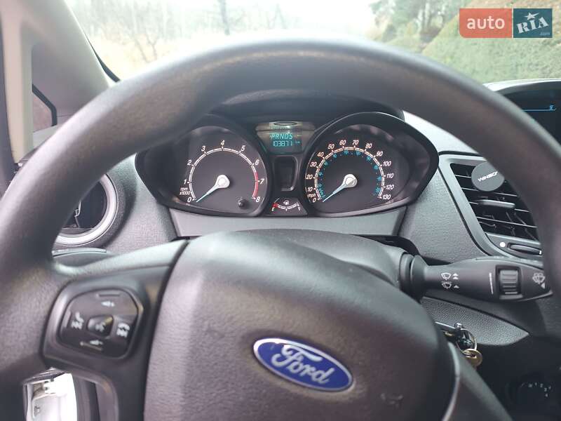 Хэтчбек Ford Fiesta 2017 в Сарнах