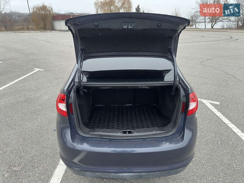 Седан Ford Fiesta 2012 в Ржищеве