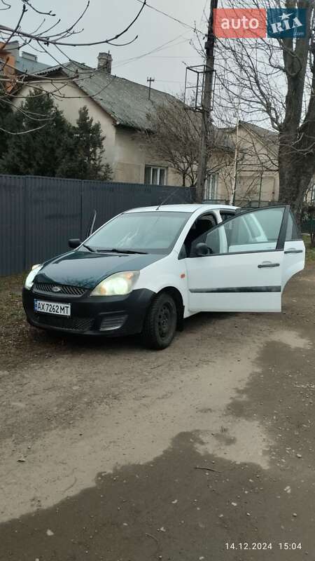 Хэтчбек Ford Fiesta 2007 в Ужгороде