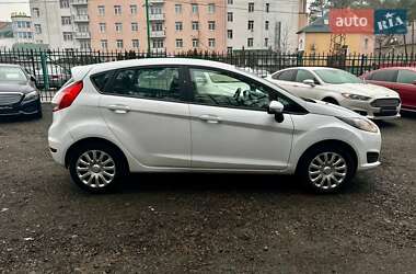 Хетчбек Ford Fiesta 2015 в Києві