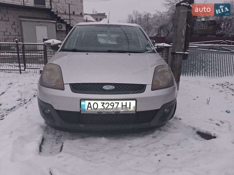 Хэтчбек Ford Fiesta 2008 в Дубовом