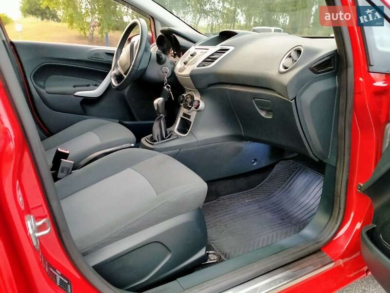 Хэтчбек Ford Fiesta 2012 в Запорожье