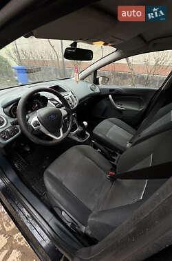 Хэтчбек Ford Fiesta 2010 в 