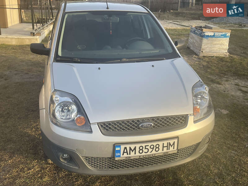 Хэтчбек Ford Fiesta 2006 в Житомире