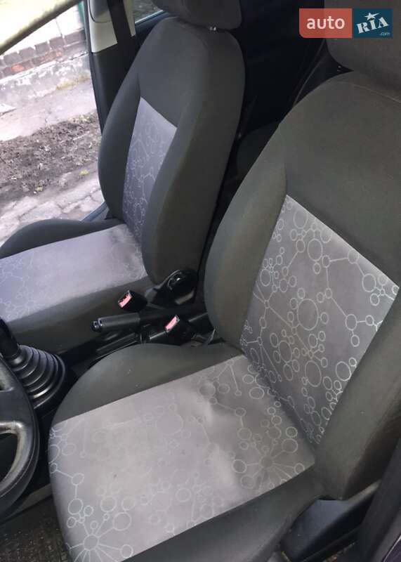 Хетчбек Ford Fiesta 2006 в Кременчуці фото 2 Хетчбек Ford Fiesta 2006 в Кременчуці