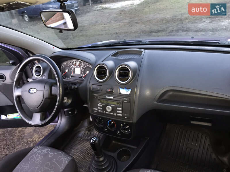 Хетчбек Ford Fiesta 2006 в Кременчуці фото 4 Хетчбек Ford Fiesta 2006 в Кременчуці