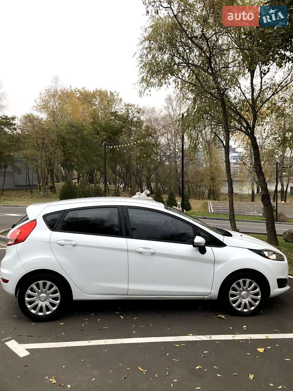 Хэтчбек Ford Fiesta 2013 в Киеве