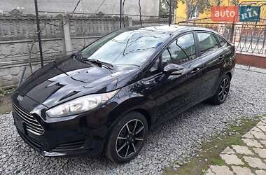 Седан Ford Fiesta 2015 в Буську