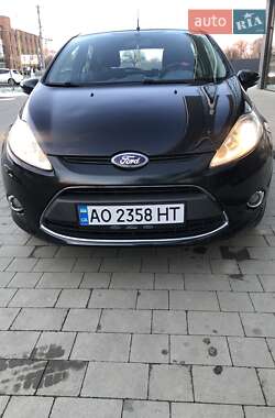 Хетчбек Ford Fiesta 2010 в Ужгороді