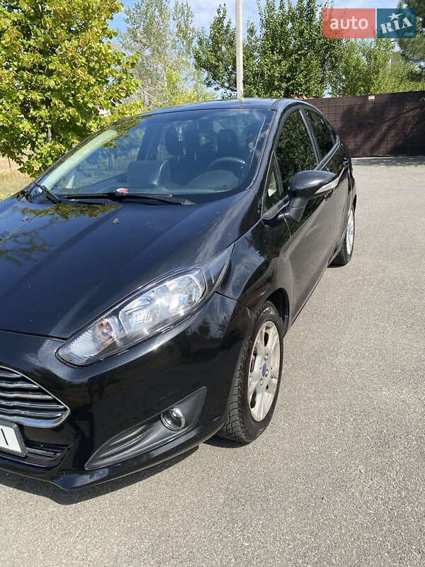 Седан Ford Fiesta 2014 в Новомосковске