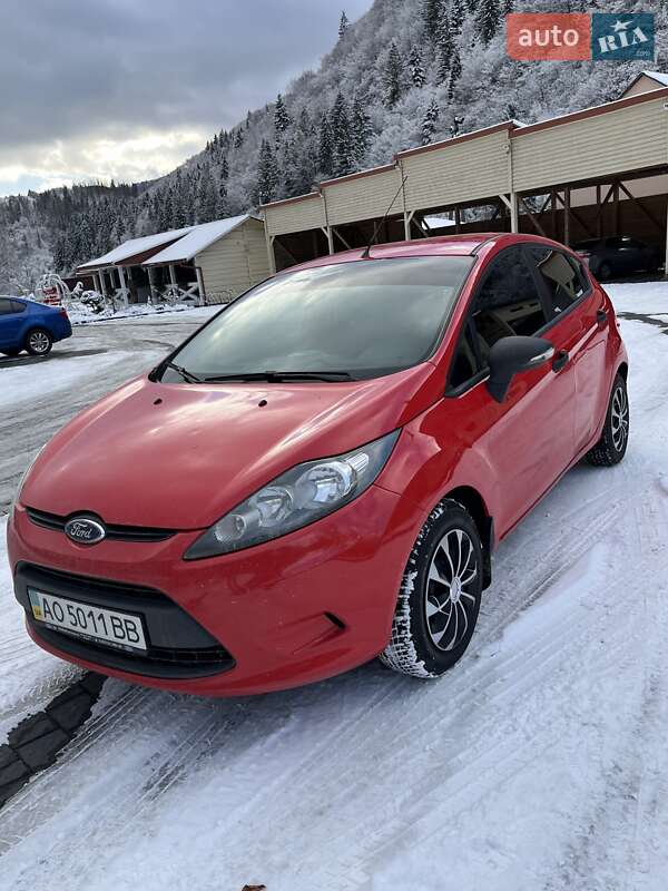 Хэтчбек Ford Fiesta 2012 в Межгорье