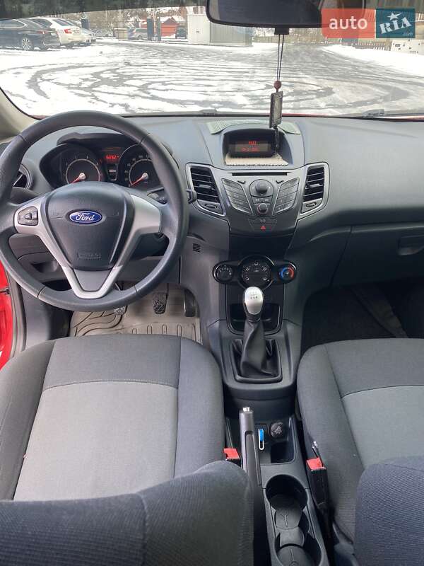 Хэтчбек Ford Fiesta 2012 в Межгорье
