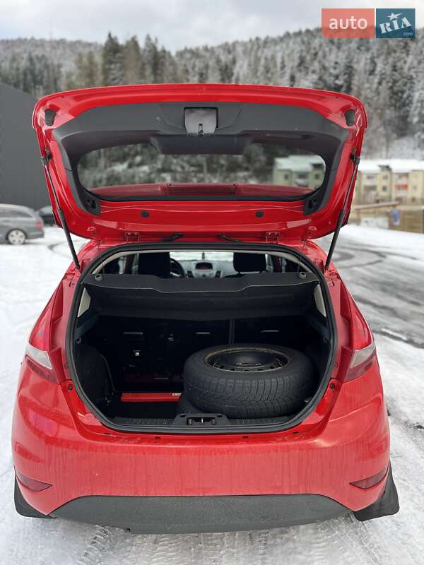 Хэтчбек Ford Fiesta 2012 в Межгорье