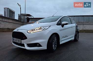 Хетчбек Ford Fiesta 2016 в Києві