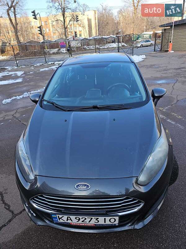 Седан Ford Fiesta 2016 в Киеве
