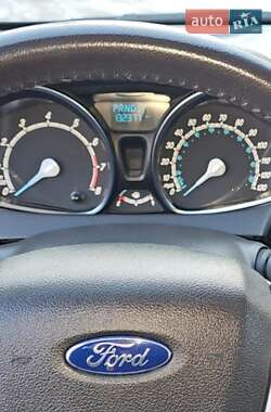 Седан Ford Fiesta 2016 в Киеве