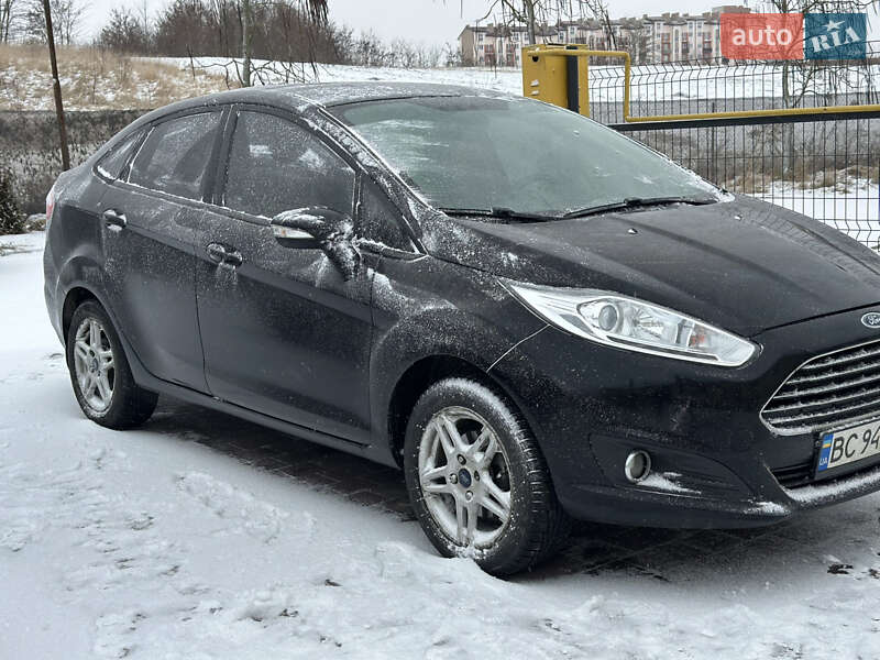 Седан Ford Fiesta 2017 в Львові