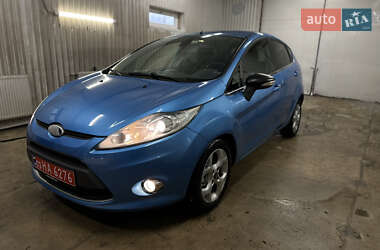 Хэтчбек Ford Fiesta 2010 в Почаеве