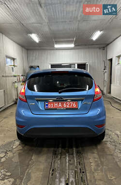 Хэтчбек Ford Fiesta 2010 в Почаеве