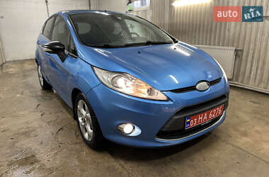 Хэтчбек Ford Fiesta 2010 в Почаеве