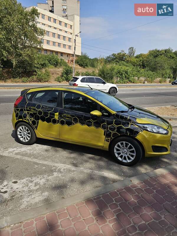 Хетчбек Ford Fiesta 2014 в Запоріжжі