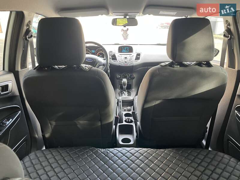 Хетчбек Ford Fiesta 2014 в Дніпрі