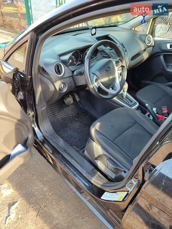 Седан Ford Fiesta 2014 в Рокитном