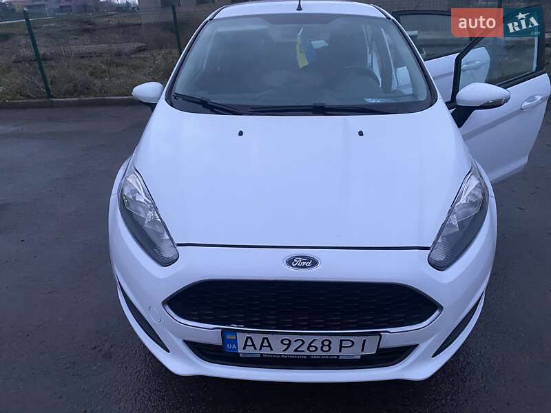 Хэтчбек Ford Fiesta 2016 в Первомайске