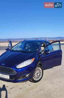 Хэтчбек Ford Fiesta 2016 в 