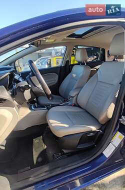 Хэтчбек Ford Fiesta 2016 в 