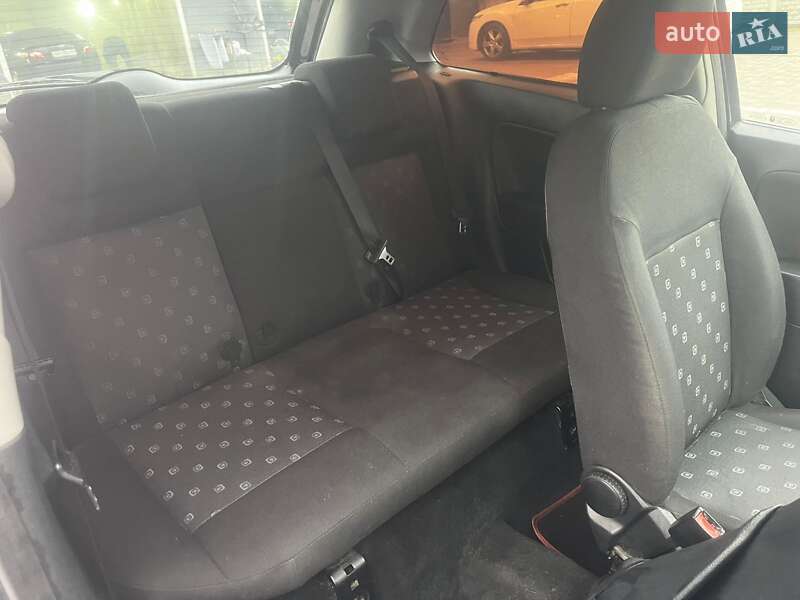 Хэтчбек Ford Fiesta 2004 в Киеве фото 15 Хэтчбек Ford Fiesta 2004 в Киеве
