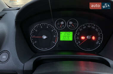 Хэтчбек Ford Fiesta 2007 в 