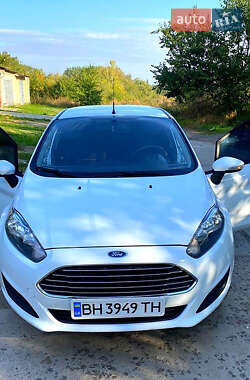 Хетчбек Ford Fiesta 2015 в Львові