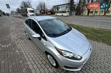 Седан Ford Fiesta 2015 в Ровно