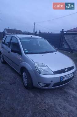 Хэтчбек Ford Fiesta 2004 в Владимирце