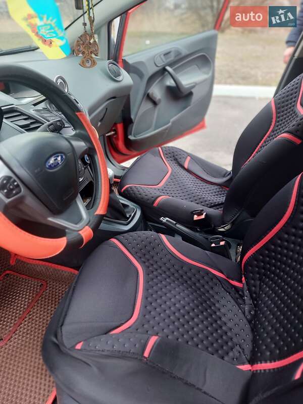 Хэтчбек Ford Fiesta 2010 в Днепре