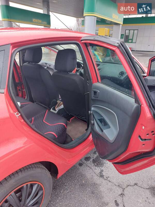Хэтчбек Ford Fiesta 2010 в Днепре